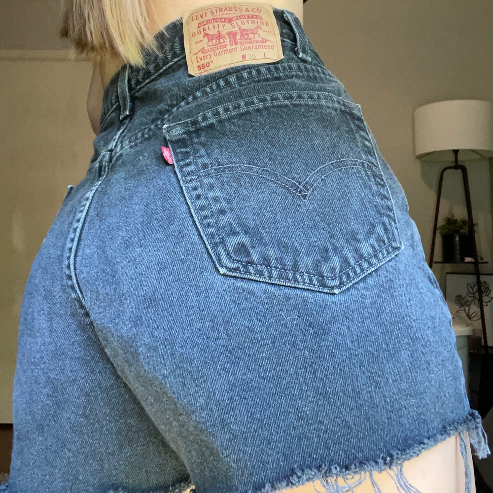 Levi’s 550 Cutoff Shorts